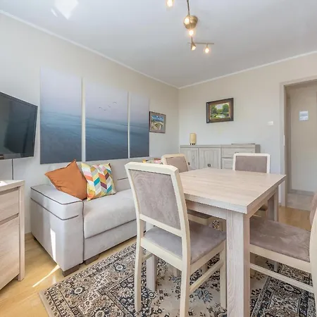 Comfort Niepodleglosci 710 *